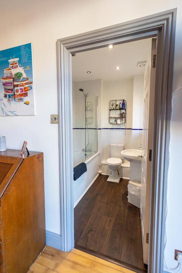 Spacious And Light Flat In Clapham London Exterior foto